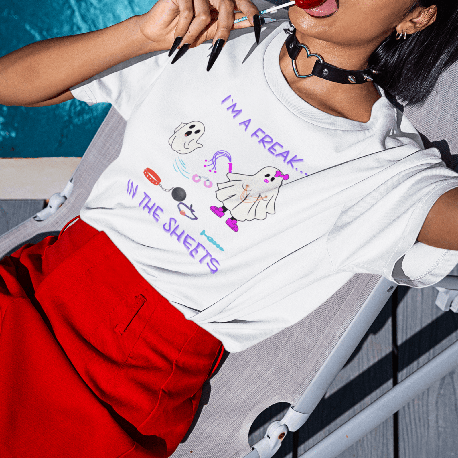 I'M A FREAK IN THE SHEETS | HALLOWEEN | MATURE | T-SHIRT