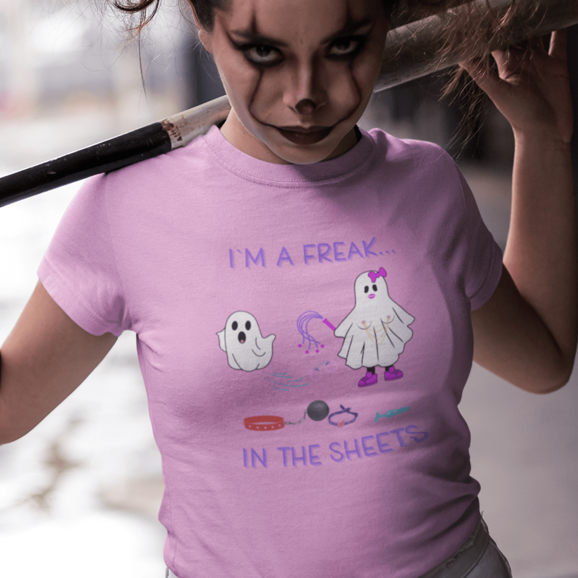 I'M A FREAK IN THE SHEETS | HALLOWEEN | MATURE | T-SHIRT